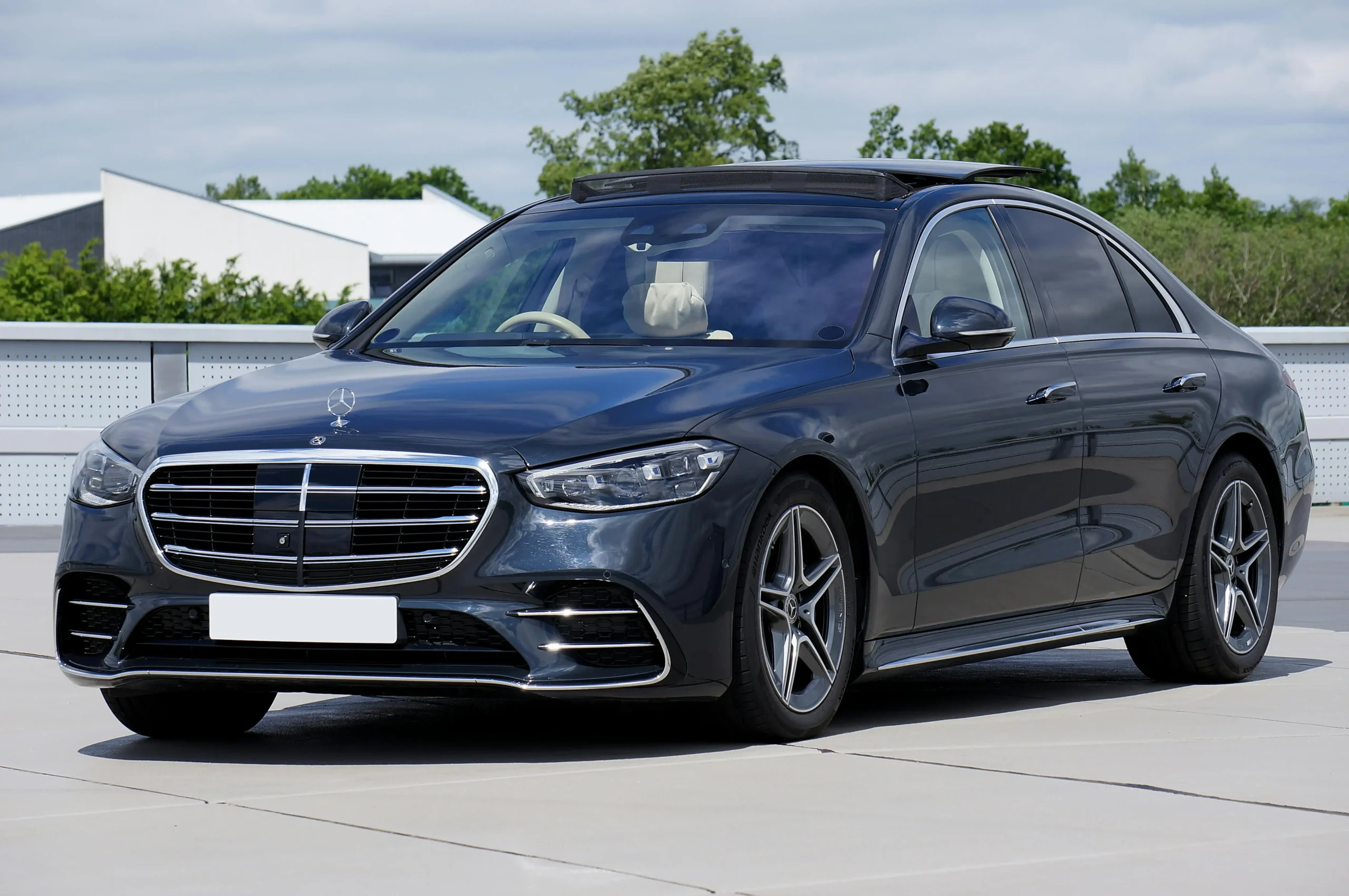 Read more about the article Top 10 Tips for Booking the Best Private Airport Transfer in Redditch